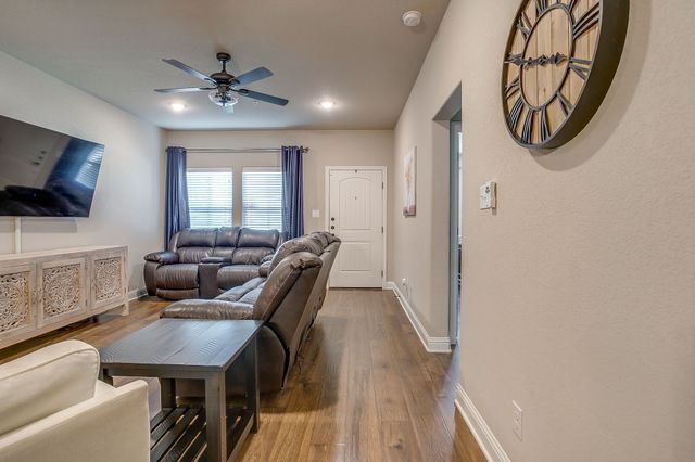 464 Pine Street, Burleson, TX 76028