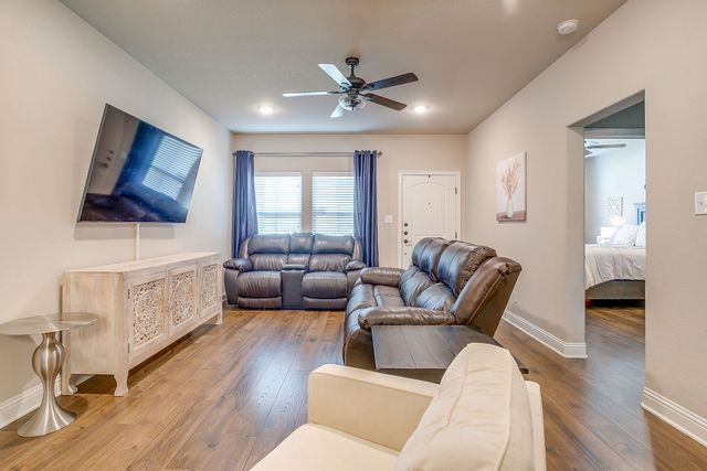 464 Pine Street, Burleson, TX 76028