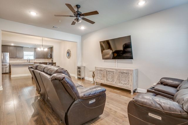 464 Pine Street, Burleson, TX 76028
