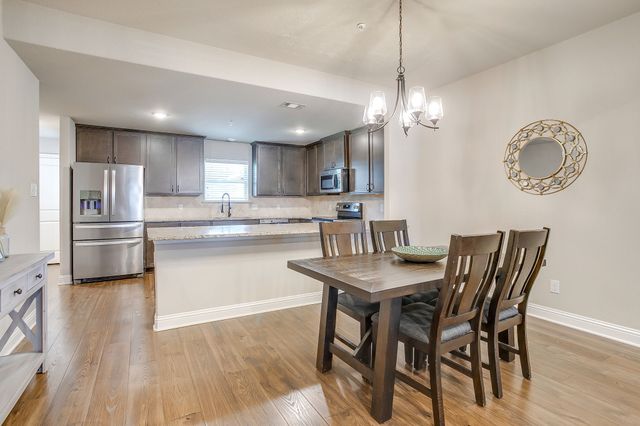 464 Pine Street, Burleson, TX 76028