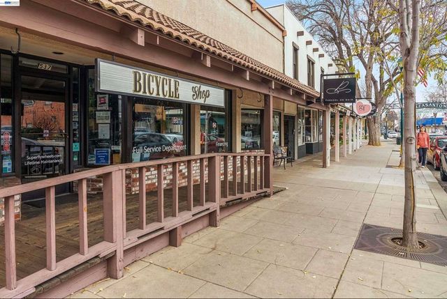 3208 Touriga Dr, Pleasanton, CA 94566