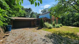 625 W Country Lane, Collinsville, IL 62234
