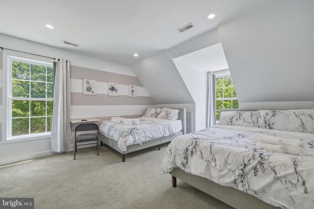 671 WILLOW LN, Mount Jackson, VA 22842