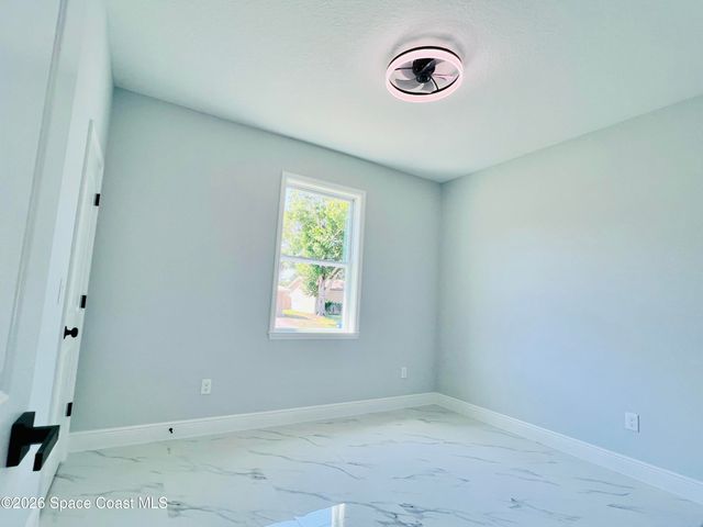 401 Homestead Avenue NE, Palm Bay, FL 32907