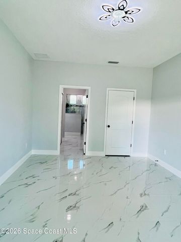 401 Homestead Avenue NE, Palm Bay, FL 32907
