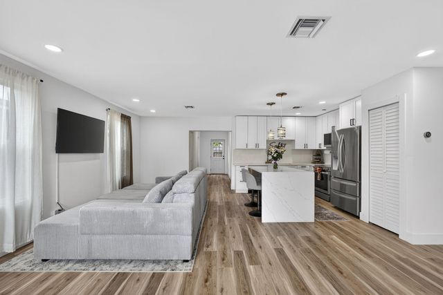 701 37th Street, West Palm Beach, FL 33407