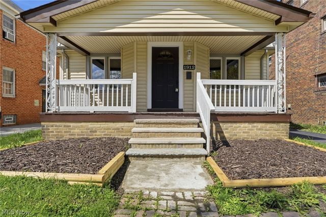 1912 Janette Avenue, Cleveland Heights, OH 44118
