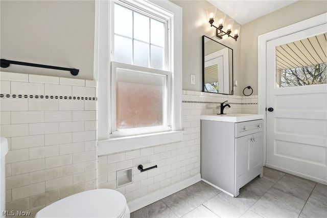 1912 Janette Avenue, Cleveland Heights, OH 44118