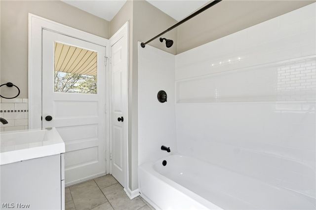 1912 Janette Avenue, Cleveland Heights, OH 44118