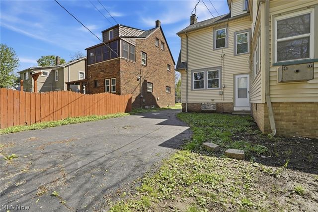 1912 Janette Avenue, Cleveland Heights, OH 44118