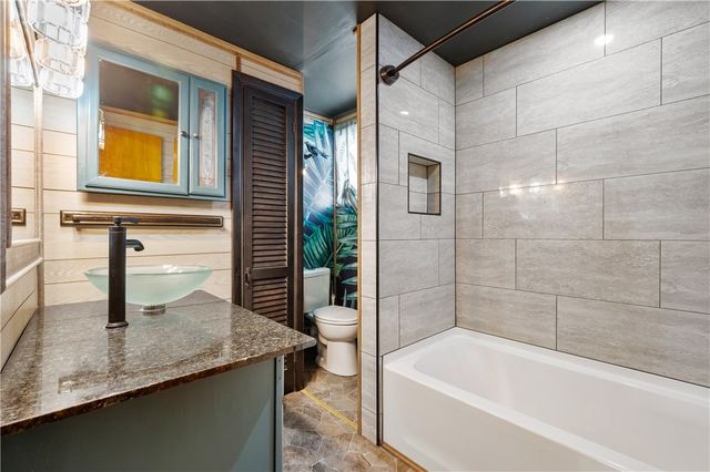 4801 Eliza St, West Mifflin, PA 15122