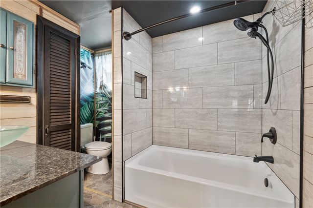 4801 Eliza St, West Mifflin, PA 15122