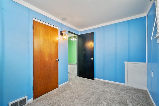 4801 Eliza St, West Mifflin, PA 15122