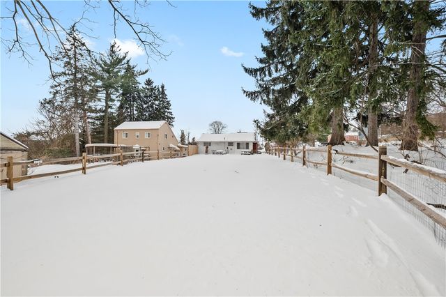 4801 Eliza St, West Mifflin, PA 15122