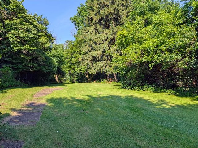 4801 Eliza St, West Mifflin, PA 15122