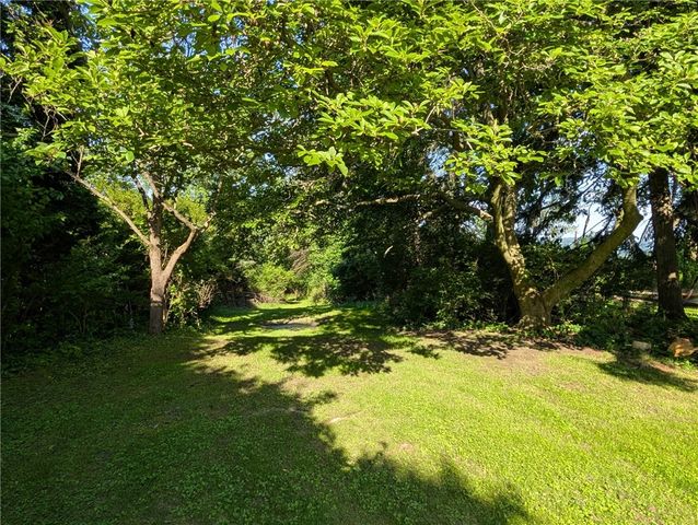 4801 Eliza St, West Mifflin, PA 15122