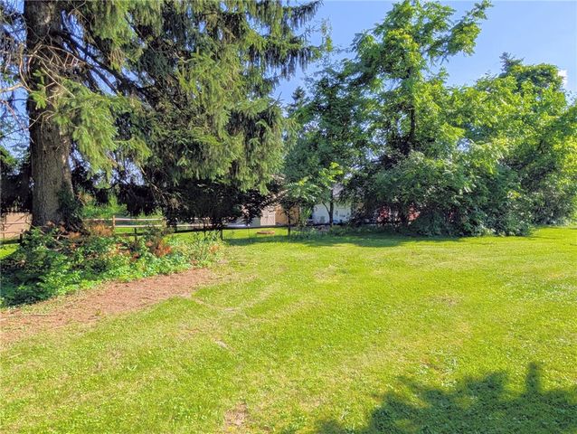 4801 Eliza St, West Mifflin, PA 15122