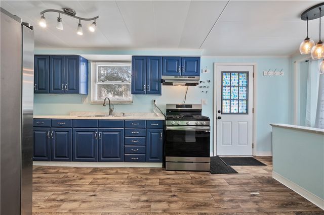 4801 Eliza St, West Mifflin, PA 15122