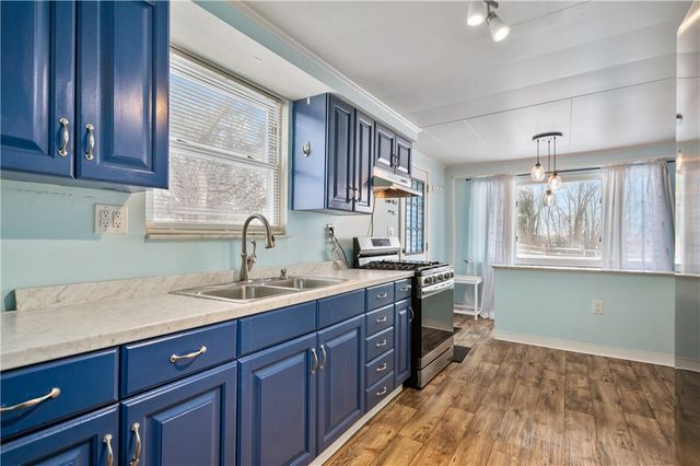 4801 Eliza St, West Mifflin, PA 15122