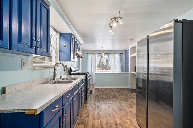 4801 Eliza St, West Mifflin, PA 15122