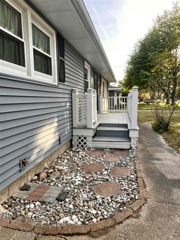 1683 Shorewood Drive, Norton Shores, MI 49441