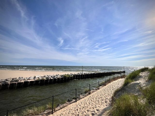 1683 Shorewood Drive, Norton Shores, MI 49441