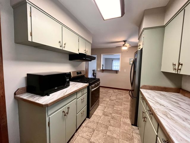 1683 Shorewood Drive, Norton Shores, MI 49441