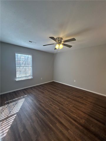 5707 W Michael Cole Lane, Fayetteville, AR 72704