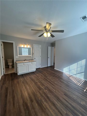 5707 W Michael Cole Lane, Fayetteville, AR 72704