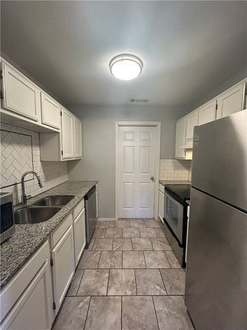 5707 W Michael Cole Lane, Fayetteville, AR 72704