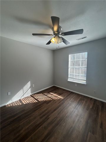 5707 W Michael Cole Lane, Fayetteville, AR 72704