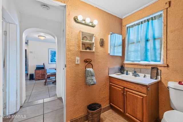 838 N Manzanita Street, Las Cruces, NM 88001