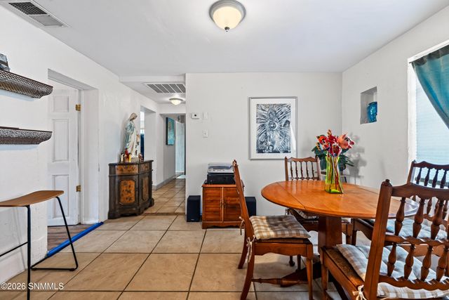 838 N Manzanita Street, Las Cruces, NM 88001