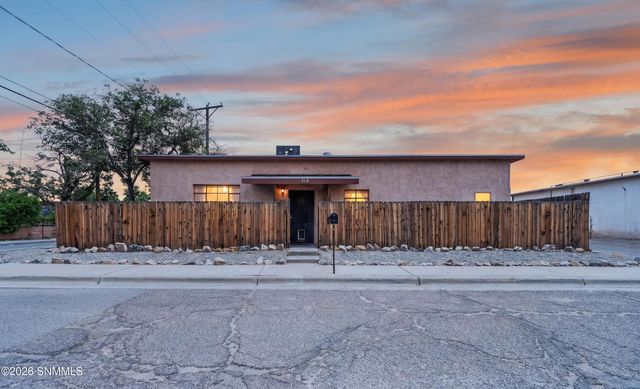 838 N Manzanita Street, Las Cruces, NM 88001
