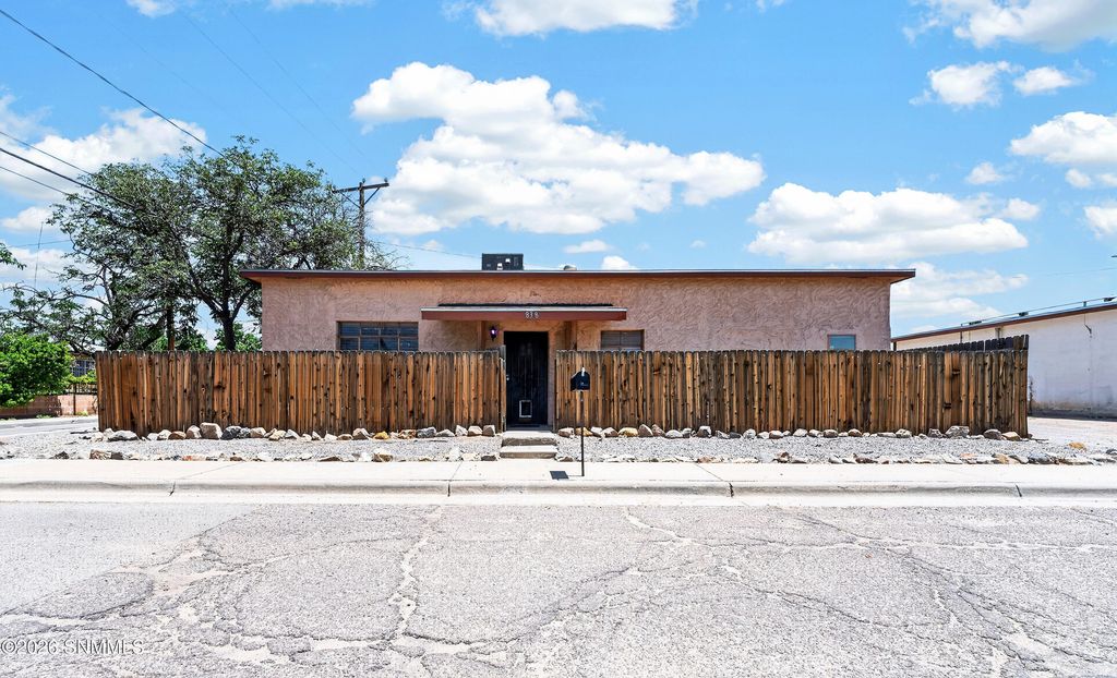 838 N Manzanita Street, Las Cruces, NM 88001