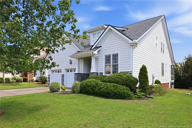 16 Cottswold Lane, Spring Lake, NC 28390