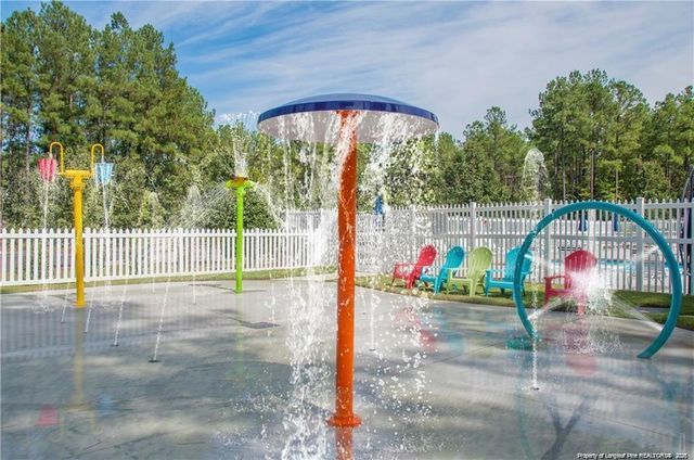 16 Cottswold Lane, Spring Lake, NC 28390