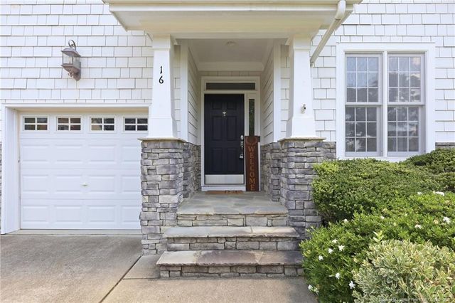 16 Cottswold Lane, Spring Lake, NC 28390