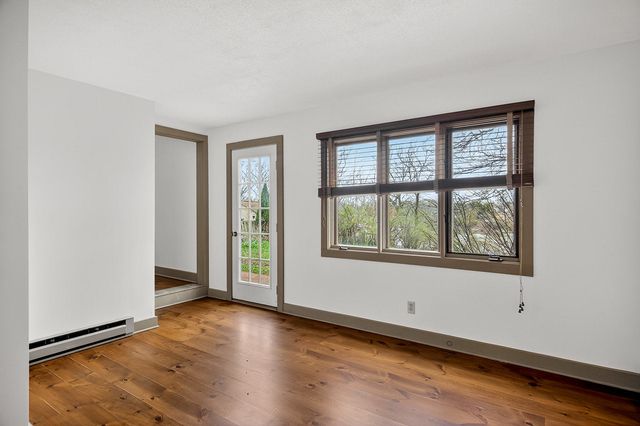 127 W RIVER Street, Rockton, IL 61072