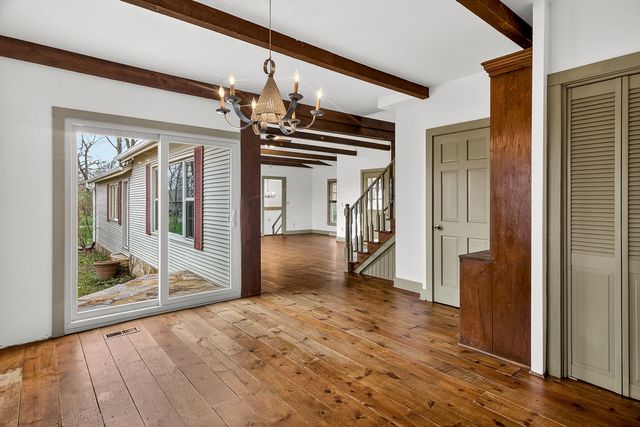 127 W RIVER Street, Rockton, IL 61072