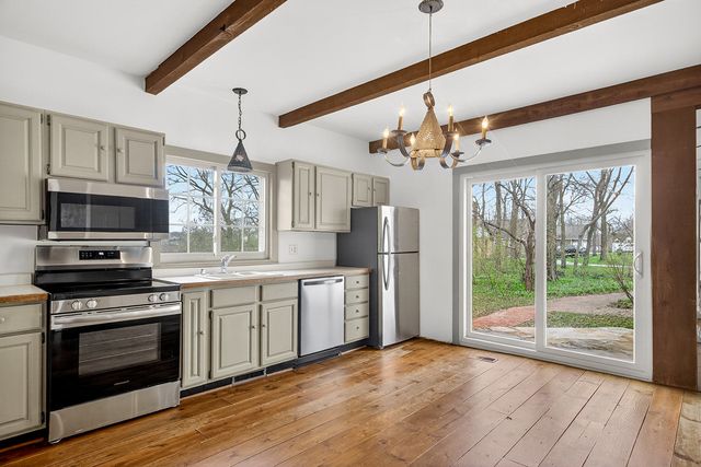 127 W RIVER Street, Rockton, IL 61072