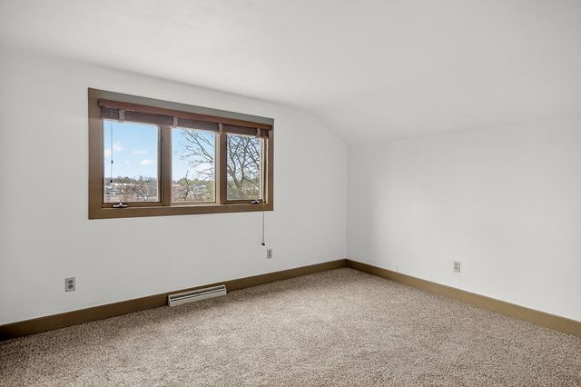 127 W RIVER Street, Rockton, IL 61072