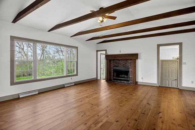 127 W RIVER Street, Rockton, IL 61072