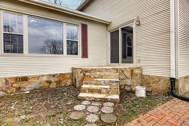 127 W RIVER Street, Rockton, IL 61072
