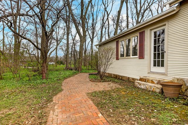 127 W RIVER Street, Rockton, IL 61072