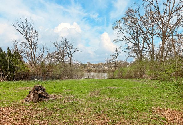 127 W RIVER Street, Rockton, IL 61072