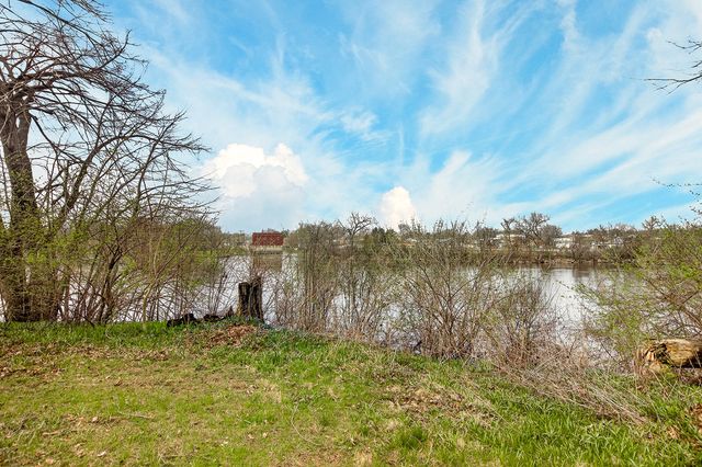 127 W RIVER Street, Rockton, IL 61072