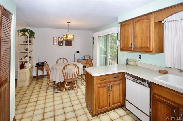 7980 Old Jennings Road, Eden, NY 14057