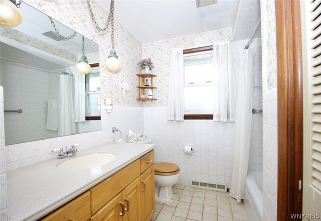 7980 Old Jennings Road, Eden, NY 14057