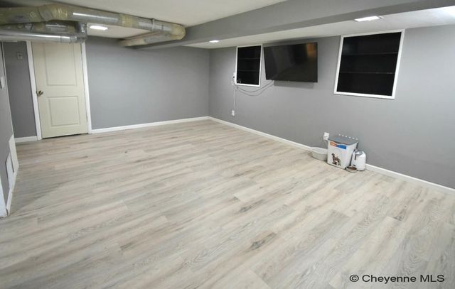 233 HYNDS AVE, Cheyenne, WY 82007